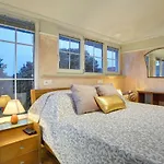 Apartment Zanetti 2 *
