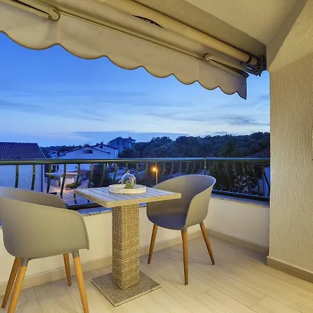 Apartment Zanetti 2 *