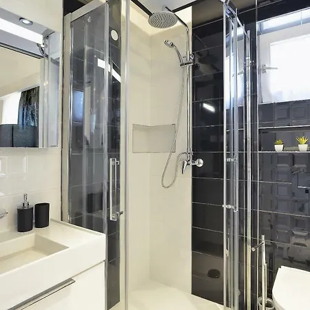 Apartment Zanetti 2 *